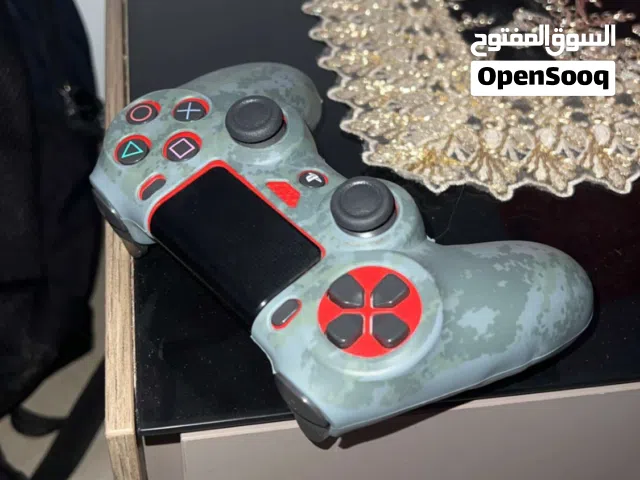 يد بلاستيشن 4 الاصلية اللي تجي مع البلاستيشن