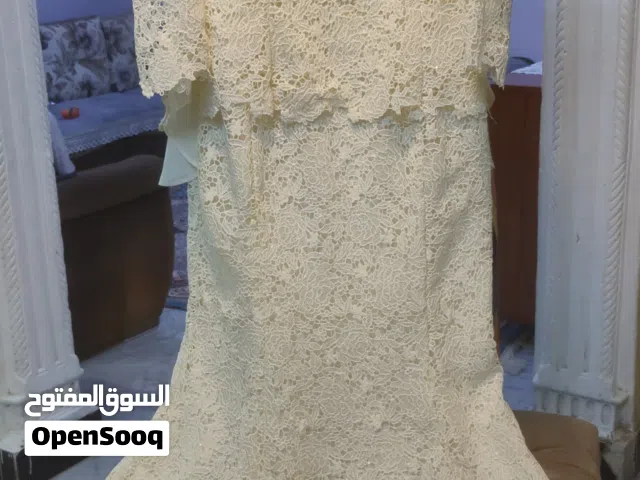 فستان اوف وايت