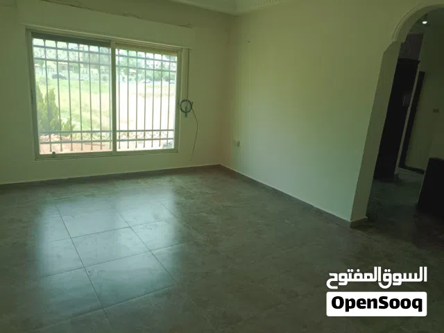 شقة للبيع طابق اول موقع مميز في تلاع العلي بالقرب من اسواق السلطان مساحة 100م