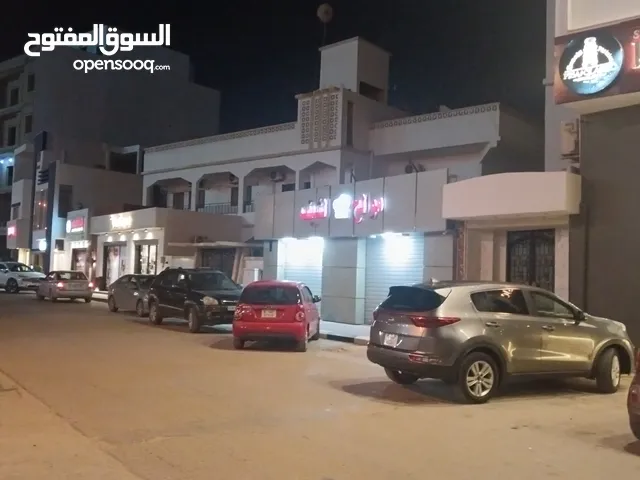 فيلا للايجار علي الرئيسي