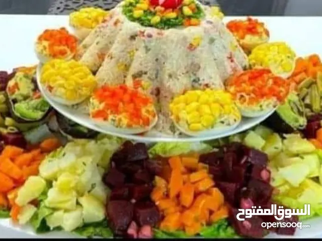 طباخ مغربي يجيد جميع انواع الطبخ المغربي والسلطات
