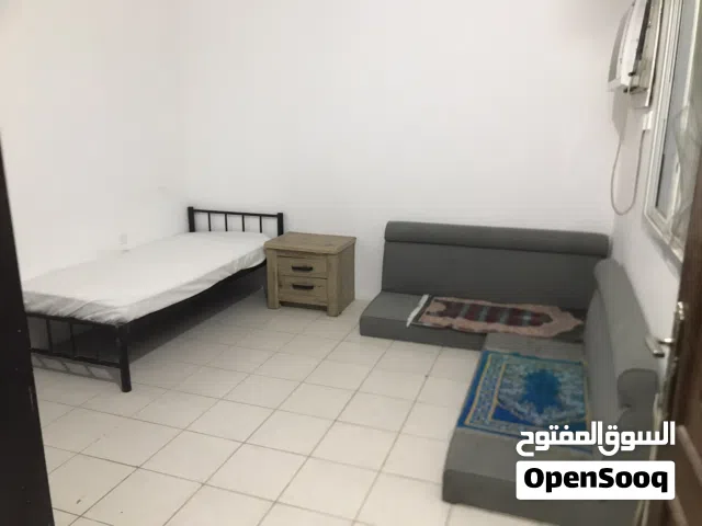 محلق مفروش جزئيا بالمعمورة