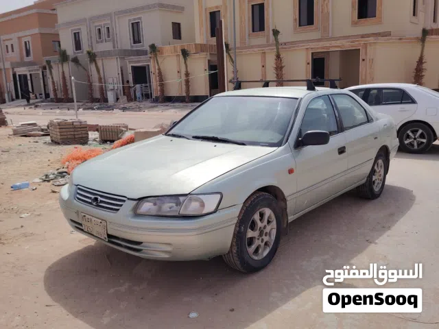 2001 تويوتا كامري GLX