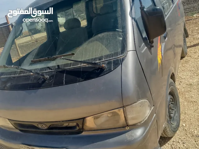 Used Kia Pregio in Mafraq