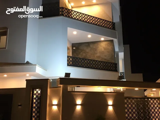 330 m2 More than 6 bedrooms Villa for Sale in Tripoli Souq Al-Juma'a