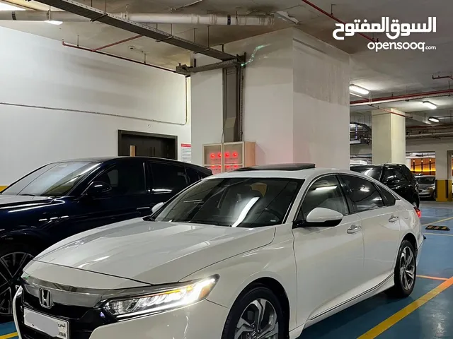 السيارة هوندا اكورد