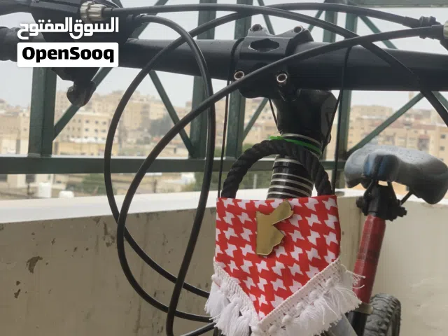 بسكليت الماني مديل السنه سنوبر امامي سبع غيارات امامي وثلاث خلفي جنط 26