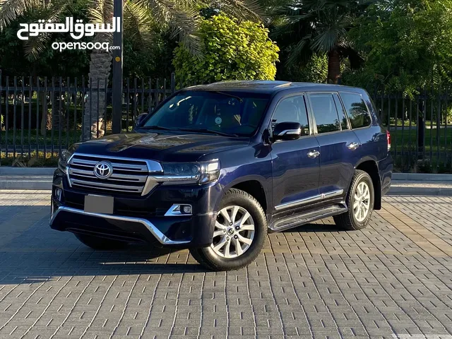 TOYOTA LAND CRUISER 2016 V8 GXR FULL OPTION - EXCELLENT CONDITION