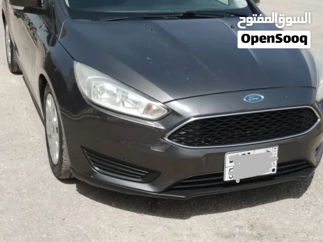 2016 فورد فوكس Standard