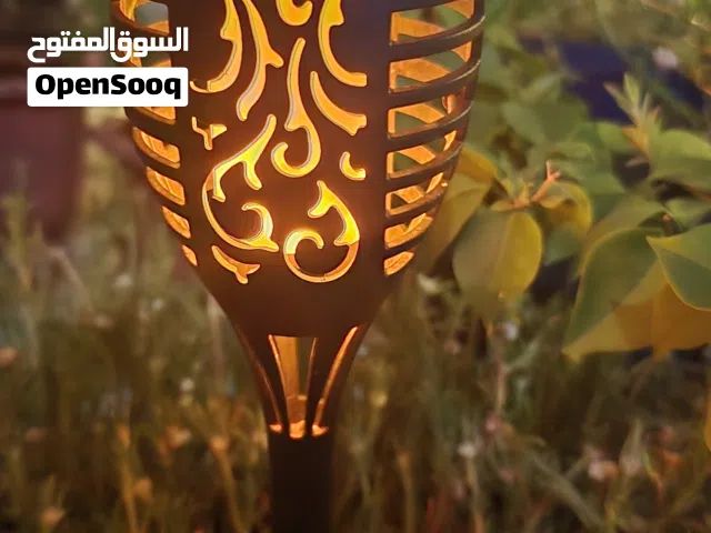 Solar outdoor lights إضاءة الحديقة