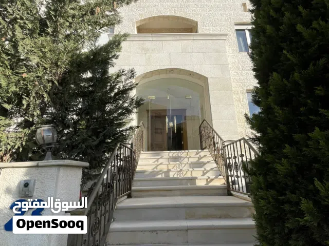شقة مفروشة للايجار مطلة على شارع الاردن مع مدخل خاص
