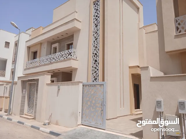 540 m2 More than 6 bedrooms Villa for Sale in Tripoli Tareeq Al-Mashtal