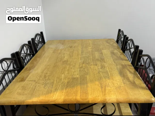 طاولة طعام