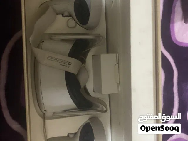 نظارة الواقع الافتراضي مع الايدين