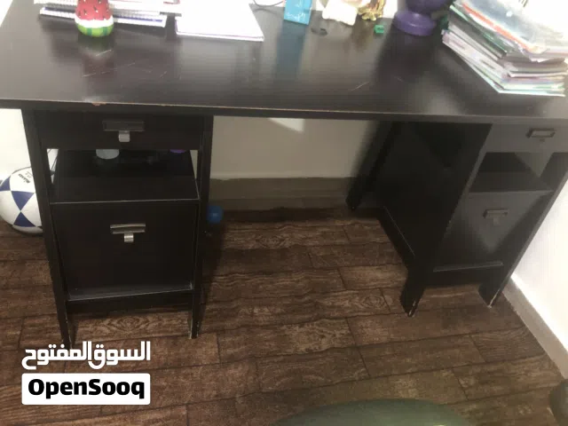 مكتب مستعمل اربع جرارات ووفيت