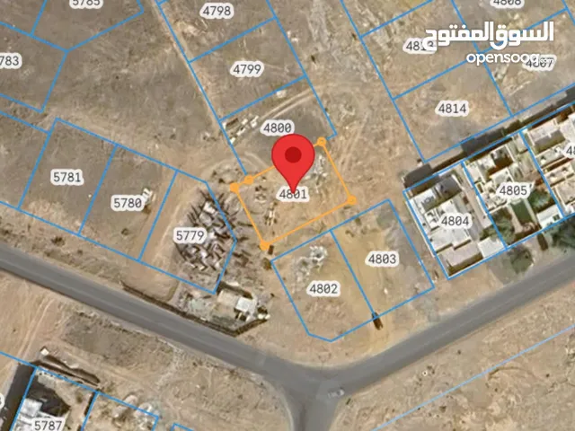 أرض بموقع مميز للبيع في المعبيلة