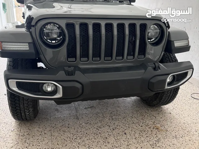 Jeep Sahara full option