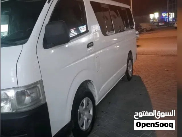 السلام عليكم يوجد لدي باص من نوع تيوتا 14 راكب  من يريد توصيل تواصلو معي سواء كان عمال او طلاب
