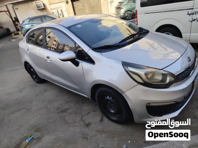 2016 كيا ريو Standard