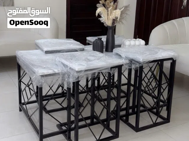 للبيع طاولات رخام قويه و جديده كل طاوله لها سعرها