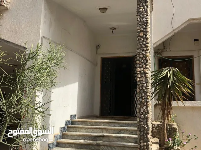 **إعلان عن تأجير مبنى لفترة صباحية (روضة / تمهيدي / معهد دراسي)**