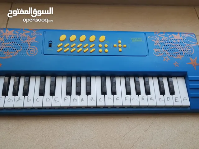 Kid's keyboard 37 keys for sale in excellent condition