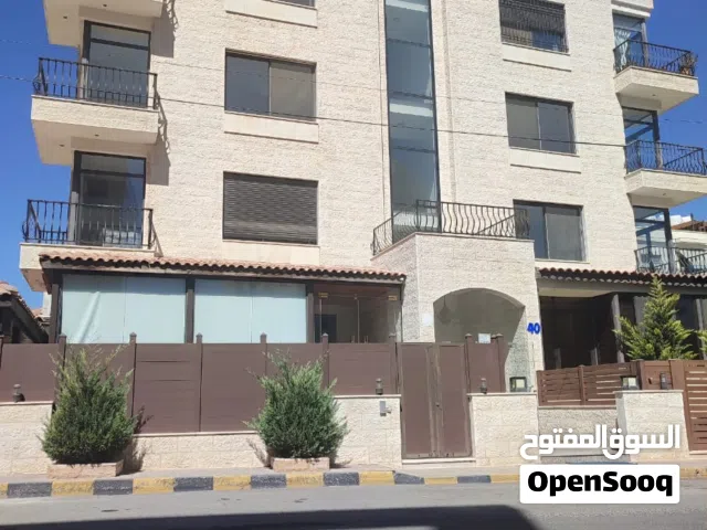 3 شقّق مميزة للبيع في قرية النخيل