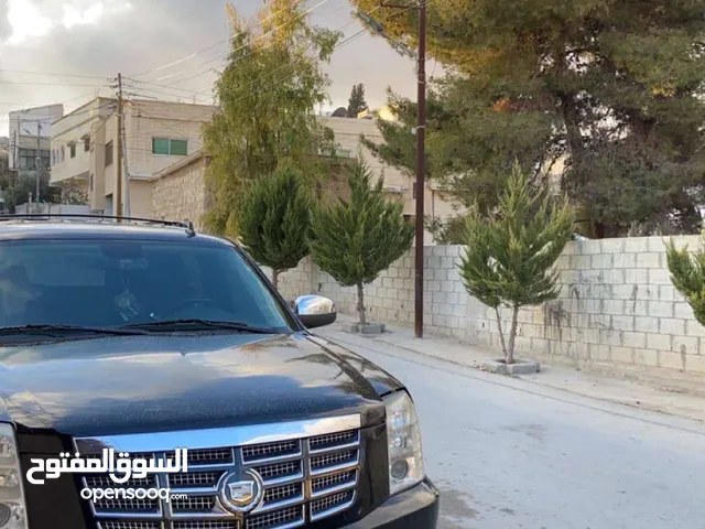 Used Cadillac Escalade in Mafraq
