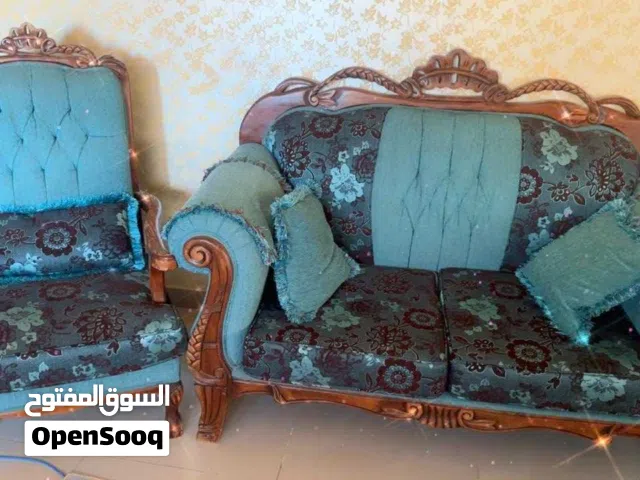 طقم كنب مع سجادة 3D مع طاولة سفرة