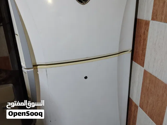 ثلاجه نوع شارب بحاله جيده جدا