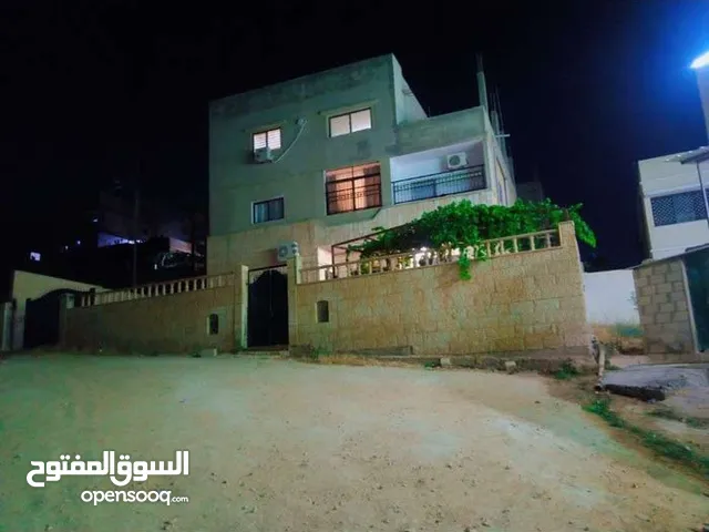 144 m2 More than 6 bedrooms Townhouse for Sale in Zarqa Al Sukhneh