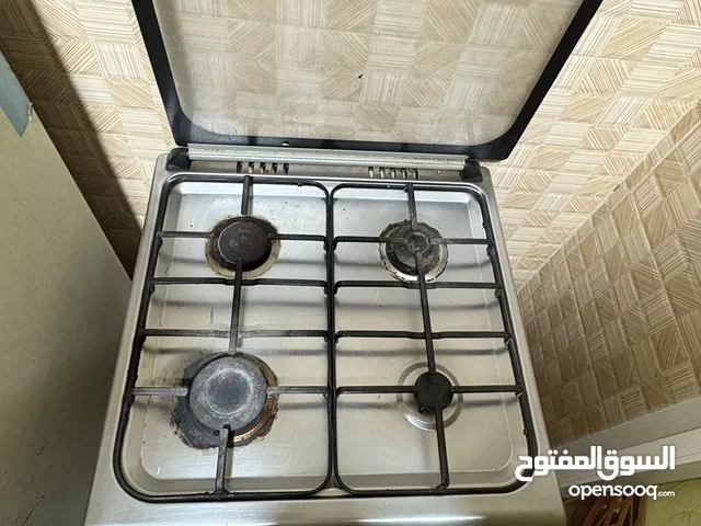 للبيع طباخه معا فرن شغال