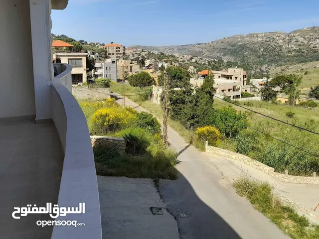 شقة للإجار في صوفر مجدلبعنا واسعة مطلة موقع مميز عمار جديد فيها ثلاث شرفات مطلة