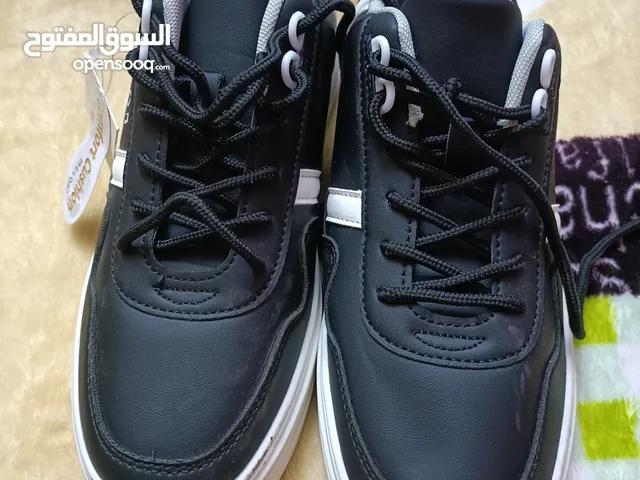 كوتش ماركه MELON جديد من النصر مستورد جايلي من الكويت وللاسف المقاس مش مناسب بس هو خامته تحفه