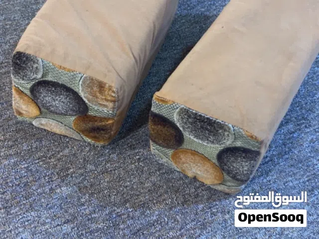 جلسه ارضيه اسفنج اصلي متكونه من اربع قطع زاريه وثلاثه كبار مع تكيات 2