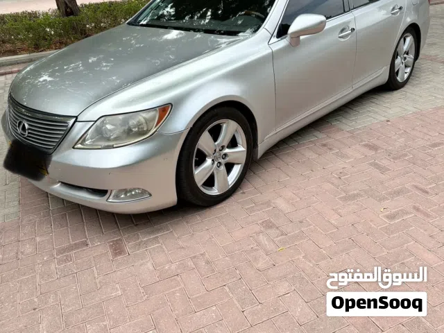لكزس LS460 مديل 2008 للبيع نظييف