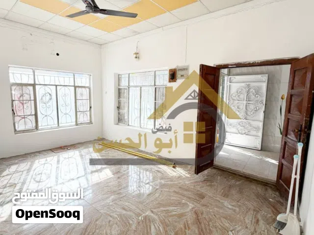 دار مميز تجاري للايجار في منطقة الساعي بمساحة 300 متر