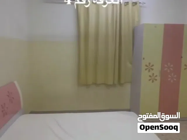 تتوفر غرف للموظفات وطالبات ايجار شهري في حي التراث  نزوى 70 ريال لتواصل 0 997327