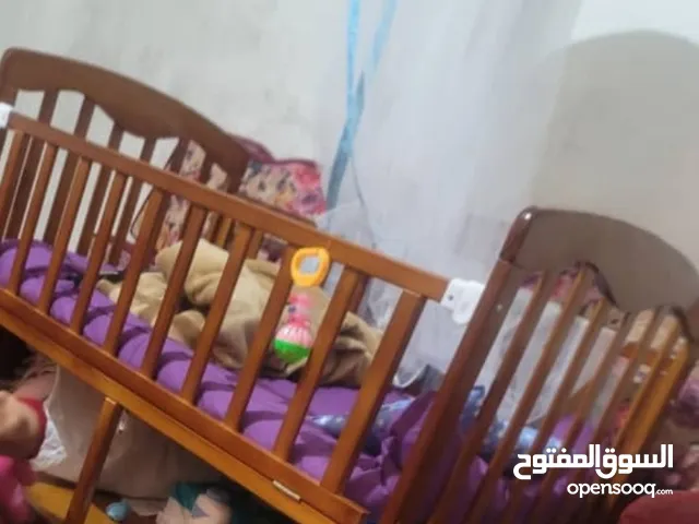 عربايه طفل مع سرير  مع مشايه