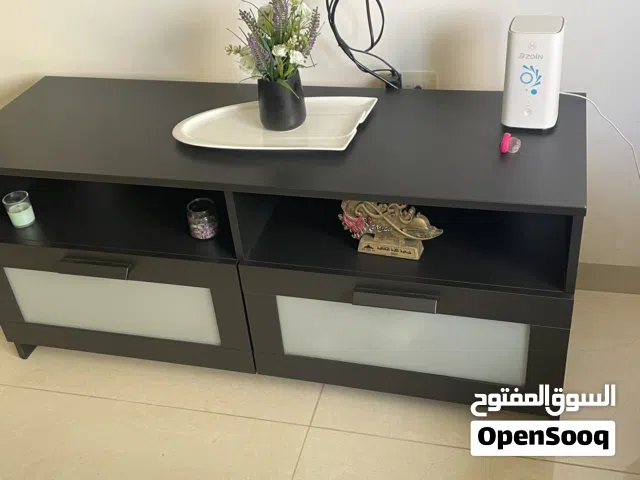 طاولة تلفزيون جديدة