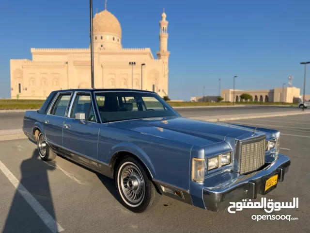 1988 لينكولن تاون كار