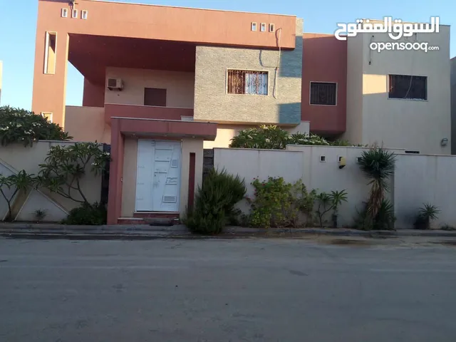 250 m2 4 Bedrooms Villa for Sale in Tripoli Al-Sidra