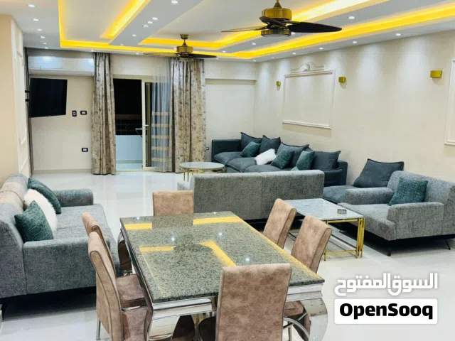شقه مفرشوه باليوم بمصر الجديده