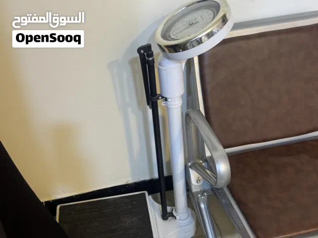 ميزان لقياس الطول والوزن