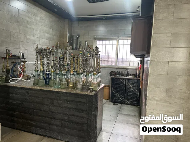 كراسي وطاولات واراقيل عده كافيه كامله للبيع