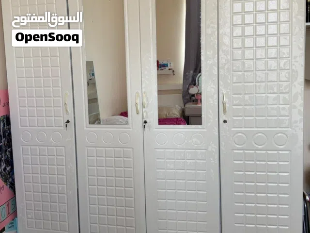 دولاب 4 ابواب بحالة ممتازة للبيع