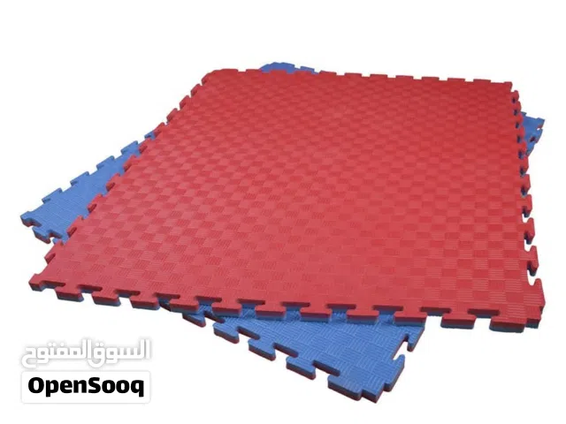 توفرت ارضية متر في متر ارتفاع 2سم Tapis de salle de sport للبيع مفروشات لممارسة الرياضة ( تستعمل في