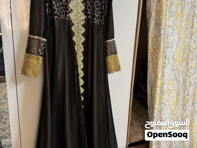 اثواب وفساتين