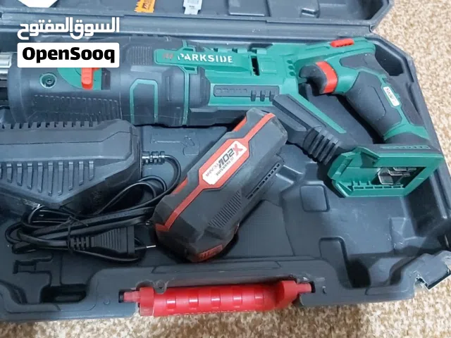 منشار شحن المانى لبيع من ماركة باركسيد ومعه 5 امواس لقص الخشب والحديد والالمونيوم وقص اللحم