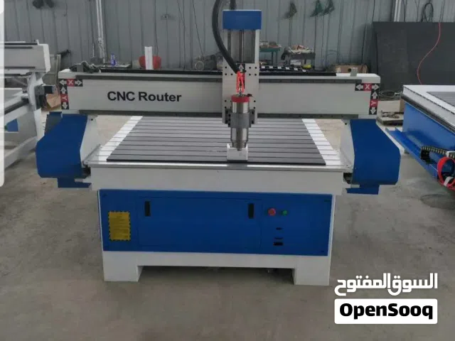 يوجد لدينا ماكينات راوتر cnc للتقطيع والحفر على الاخشاب والمعادن والالومنيوم والنحاس وتشكيلها بالكم